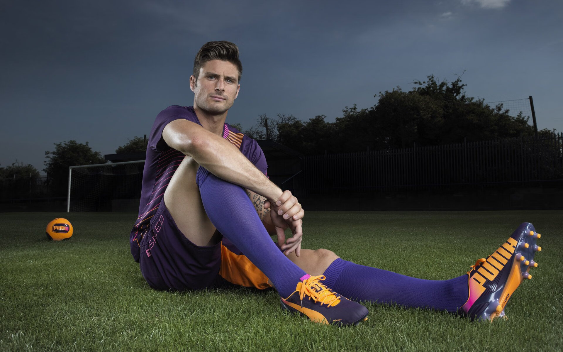 _现场气氛火爆，粉丝欢呼声经久不息！_，现场气氛爆棚